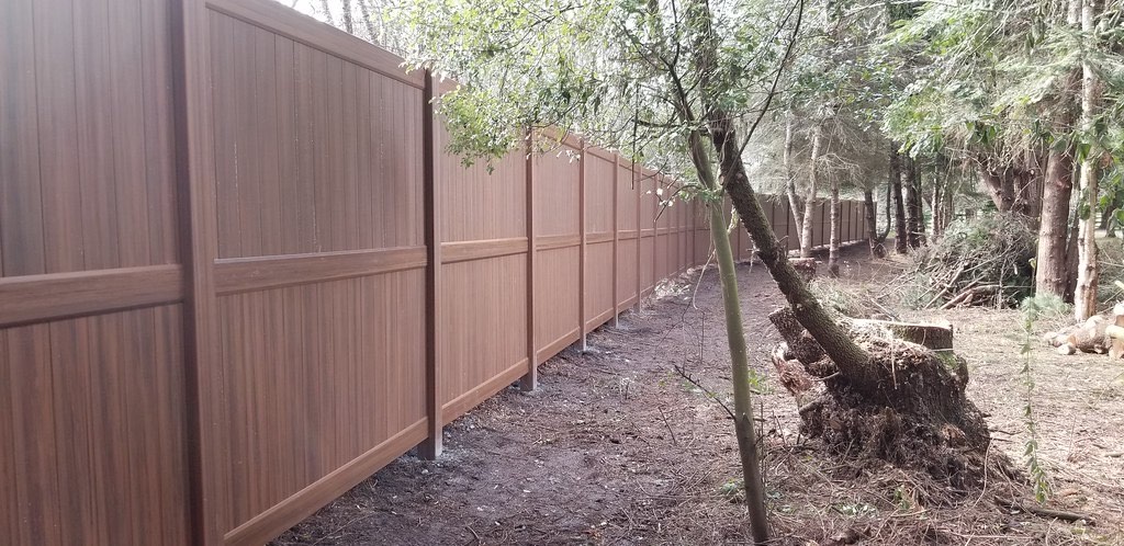 Full-privacy vinyl fence panel detail